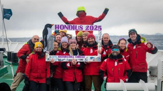 HDS26-25, Day 20, Team photo © Unknown photographer - Oceanwide Expeditions.jpg