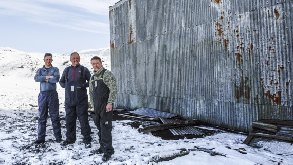 OTL28-25, Day 8, Graffiti removal team 2 © Sara Jenner - Oceanwide Expeditions.jpg