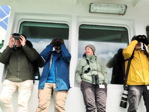 PLA27-25, Day 6, Guests on deck © Unknown photographer - Oceanwide Expeditions.jpg