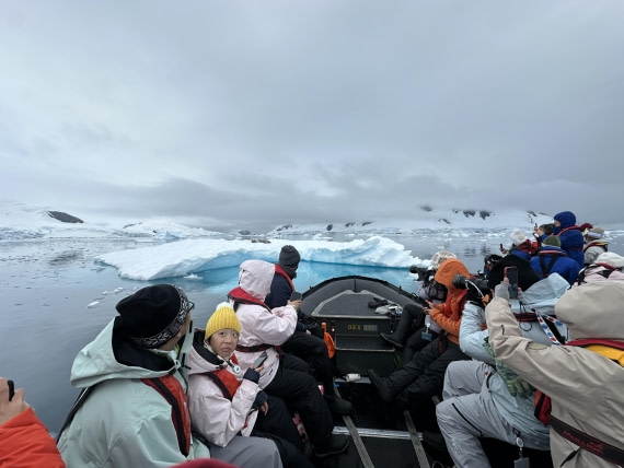 OTL29-25, Day 6, 198157bb20d363b43be44e6670d90032 © Unknown photographer - Oceanwide Expeditions.jpg