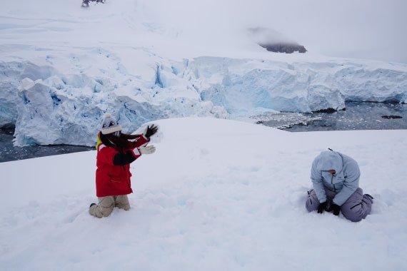 OTL29-25, Day 6, snow flight © Unknown photographer - Oceanwide Expeditions.jpg