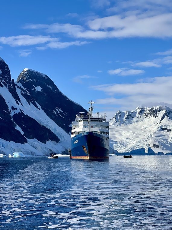 PLA28-25, Day 5, p.c.- elizabeth © Elizabeth Robinson - Oceanwide Expeditions.jpeg