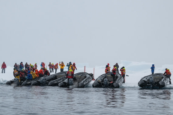 HDS28-25, Day 14, Ross Ice landing photos (4) © Ross Wheeler - Oceanwide Expeditions.jpg