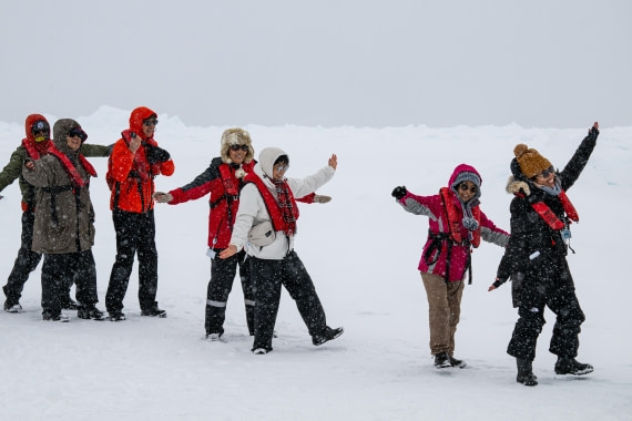 HDS28-25, Day 14, Ross Ice landing photos (11) © Ross Wheeler - Oceanwide Expeditions.jpg