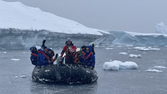 HDS29-25, Day 18, zodiaccruise-carina © Meike Sjoer - Oceanwide Expeditions.JPG