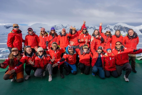 HDS29-25, Day 23, Team © Unknown photographer - Oceanwide Expeditions.jpg