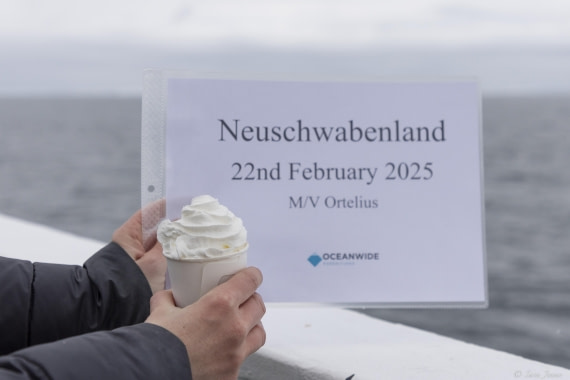 OTL30-25, Day 12, Hot choc © Sara Jenner - Oceanwide Expeditions.jpg