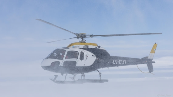 OTL30-25, Day 13, heli touch down © Sara Jenner - Oceanwide Expeditions.jpg