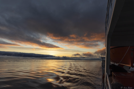 OTL30-25, Day 17, Sunset 1 (2) © Sara Jenner - Oceanwide Expeditions.jpg