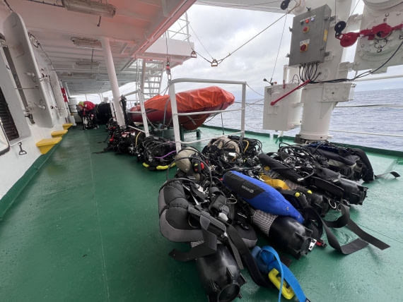 OTL31-25, Day 3, Kit_ready_to_go© Unknown photographer - Oceanwide Expeditions.jpg