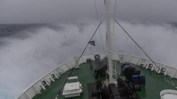 OTL31-25, Day 10, Waves© Sara Jenner - Oceanwide Expeditions.jpg