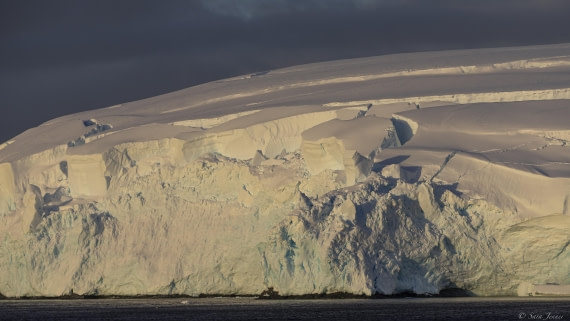 OTL32-25, Day 4, Ice cliff © Sara Jenner - Oceanwide Expeditions.jpg