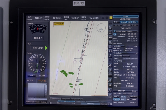 OTL32-25, Day 7, Bridge© Sara Jenner - Oceanwide Expeditions.jpg