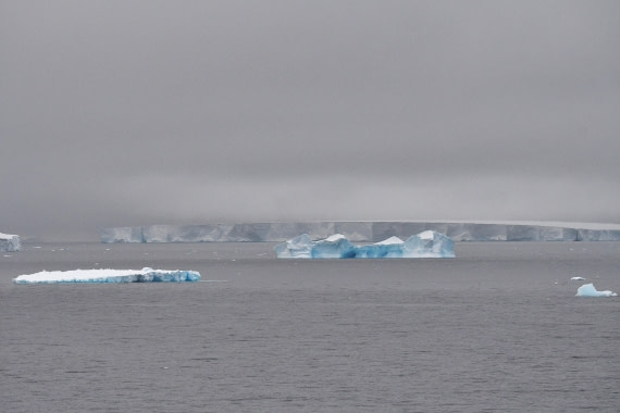 OTL32-25, Day 8, Iceshelf Wilkins Sas © Saskia van der Meij - Oceanwide Expeditions.JPG