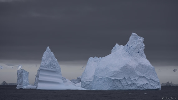 OTL32-25, Day 9, Iceberg © Sara Jenner - Oceanwide Expeditions.jpg