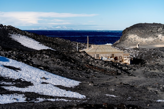 OTL28-23, Cape Royds Shackelton Hut Mt Erebus 03012023-00989.jpg © Tim Bieber - Oceanwide Expeditions.jpg