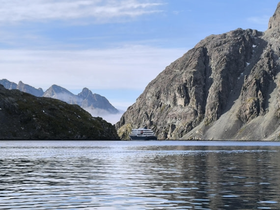 Hondius merged into the landscape