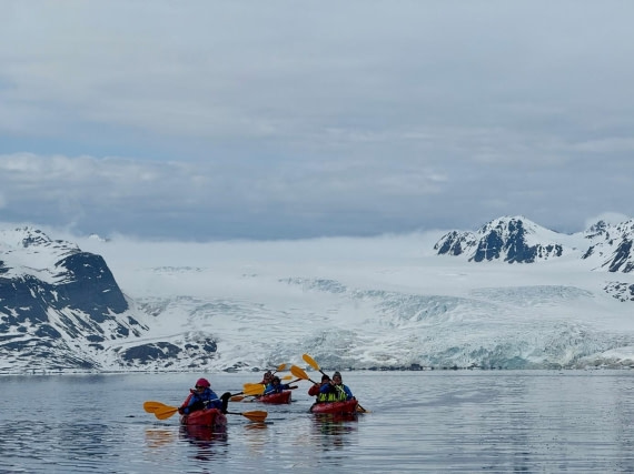 HDS02-25, Day 2, Kayaking (1) © Unknown photographer - Oceanwide Expeditions.jpg