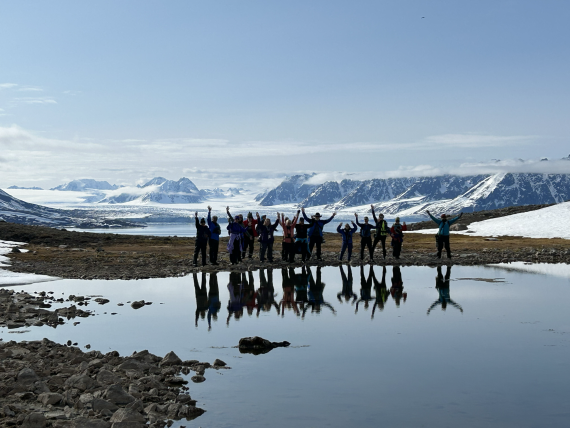 HDS03-25, Day 3, Texas bar © Unknown photographer - Oceanwide Expeditions.png