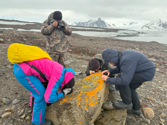 PLA06-25, Day 8, Guests © Unknown photographer - Oceanwide Expeditions.png