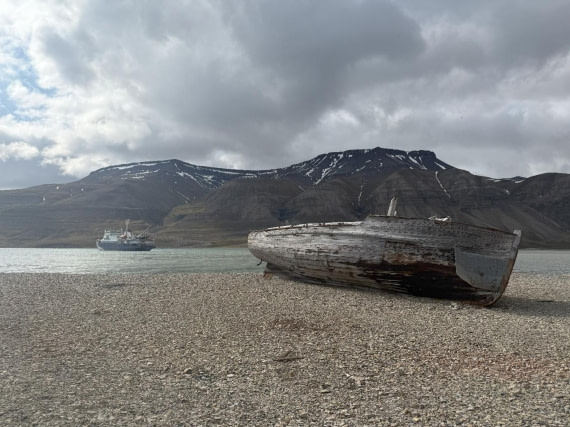 PLA06-25, Day 9, Landing site 2 © Unknown photographer - Oceanwide Expeditions.jpg