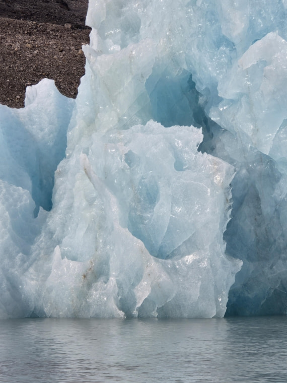 OTL09-25, Day 3, JG-Monacobreen-Smiley-face © Jody Gaylord - Oceanwide Expeditions.jpg