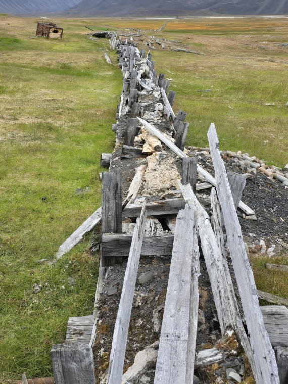 OTL09-25, Day 9, Colesbukta-Coal_chute © Unknown photographer - Oceanwide Expeditions.jpg