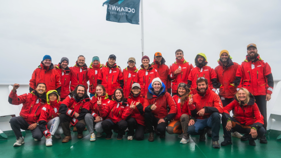 HDS12-25, Day 10,  Staff photo HDS12.png © Unknown photographer - Oceanwide Expeditions.png