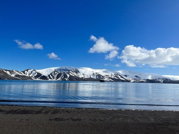 HDS22-25, Day 4, Landscape © Unknown photographer - Oceanwide Expeditions.jpg