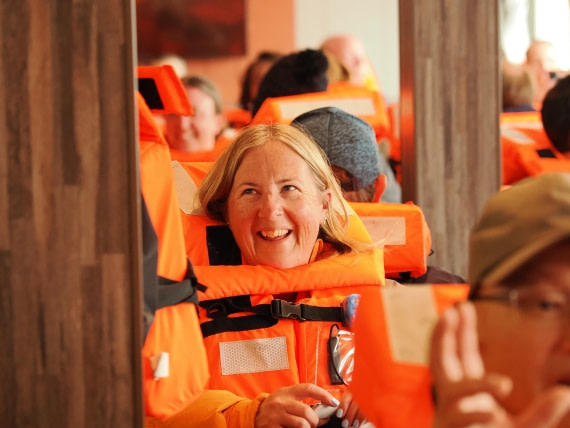 HDS23-25, Day 1, APMG6145 © Andy Perkins - Oceanwide Expeditions.JPG