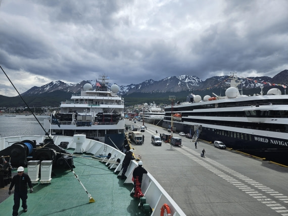 OTL24-25, Day 1, 20251201_154202.jpg © Saskia van der Meij - Oceanwide Expeditions.jpg