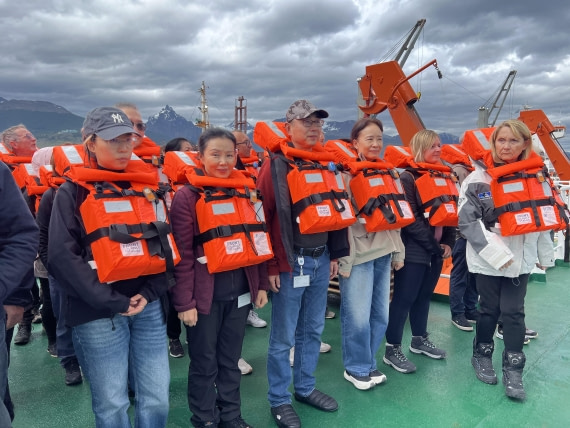 OTL24-25, Day 1, IMG_2405.jpg © Jess Owen - Oceanwide Expeditions.jpg