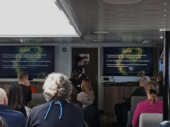 OTL24-25, Day 2, IMG20251202182153.jpg © Sam Bamford - Oceanwide Expeditions.jpg