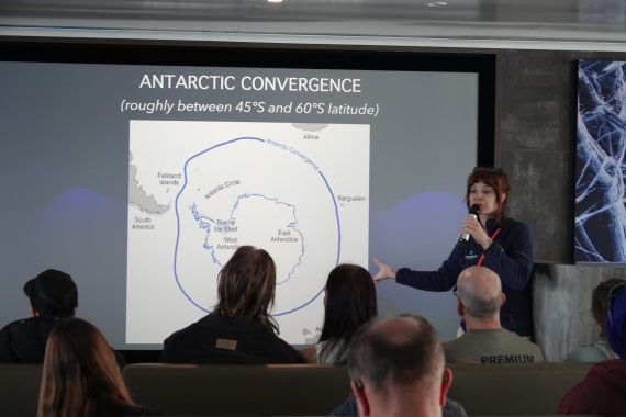 HDS27-26, Day 2, DSC04304 © Unknown photographer - Oceanwide Expeditions.JPG