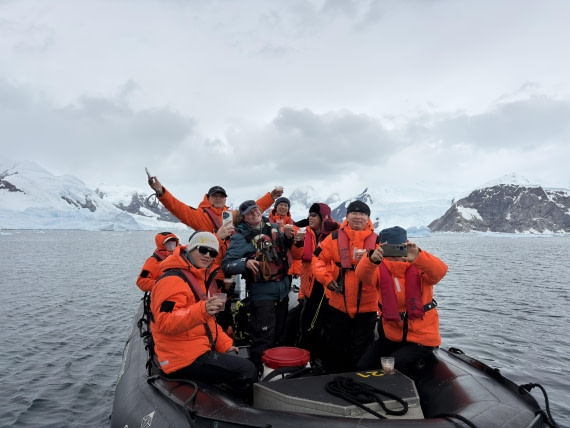 HDS27-26, Day 5, IMG_3240 © Unknown photographer - Oceanwide Expeditions.JPG