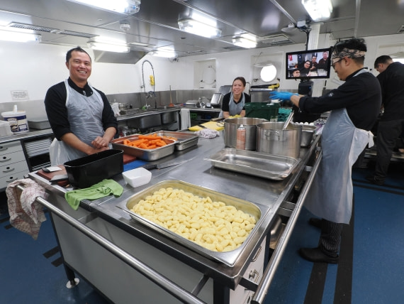 OTL30b26, Day 8, APMG9568.JPG © Andy Perkins - Oceanwide Expeditions.JPG