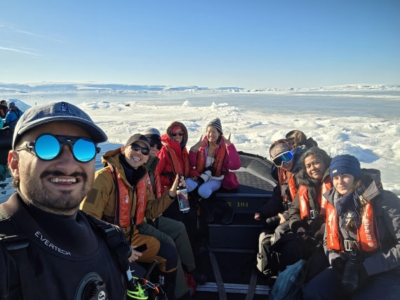 OTL31a26, Day 6, Zodiac Cruise with Emperors 20260322_150437.jpg © Sid Dewfall - Oceanwide Expeditions.jpg