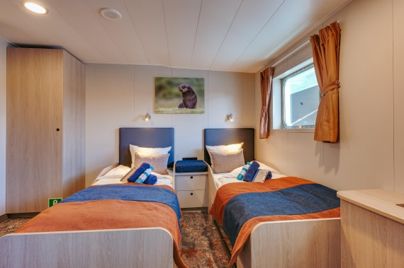 Plancius, Twin Window 412-3 © Joanke Louws - Oceanwide Expeditions.jpg