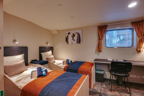 Plancius, Twin Window 413-2 © Joanke Louws - Oceanwide Expeditions.jpg