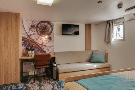 Ortelius, Superior 520-2 © Joanke Louws - Oceanwide Expeditions.jpg