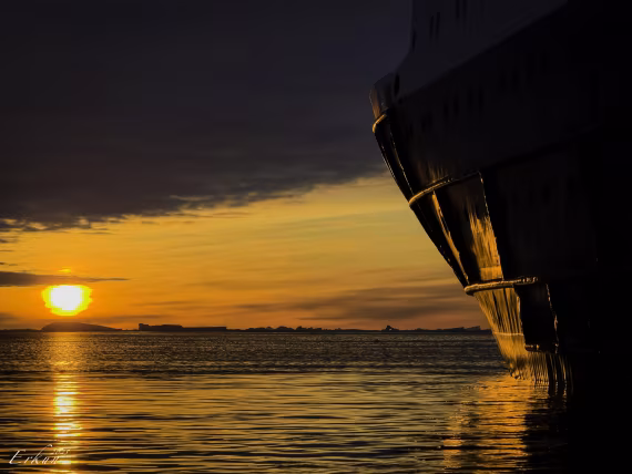 Day 13: Sunset in the Weddell Sea with Ortelius