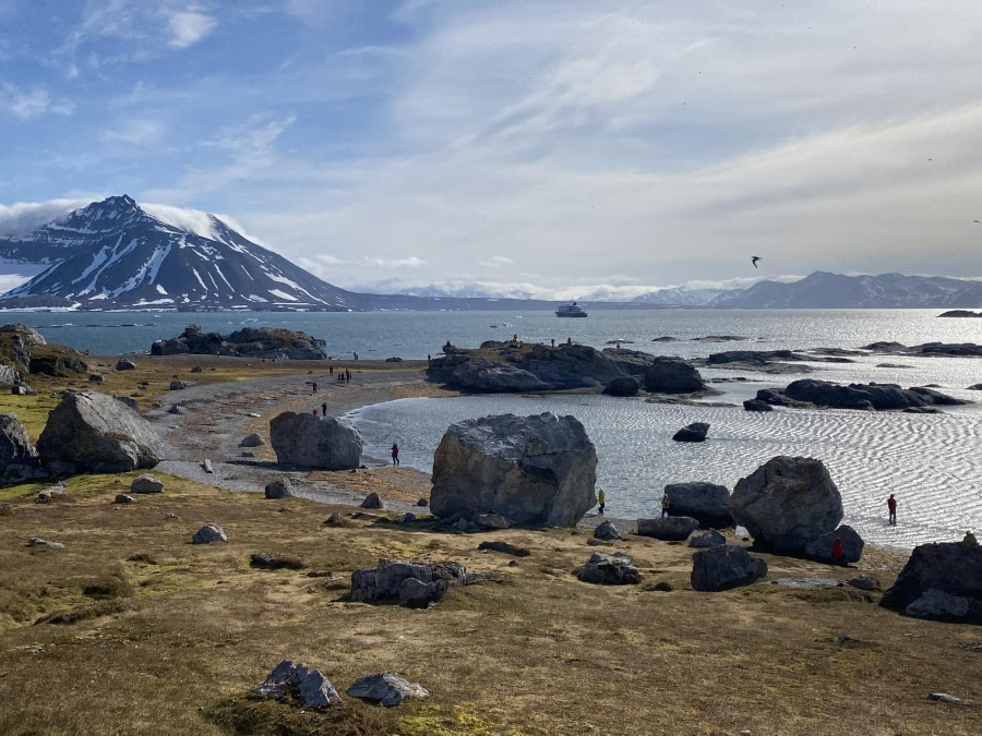 Gnålodden (am) en Samarinbreen (pm)