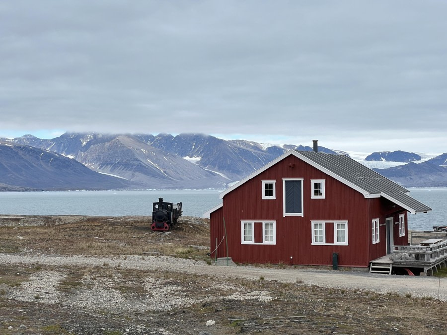 Lilliehookbreen (am) en Ny Ålesund (pm)