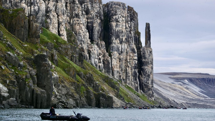 Alkefjellet, Wahlbergøya en Bråsvellbreen