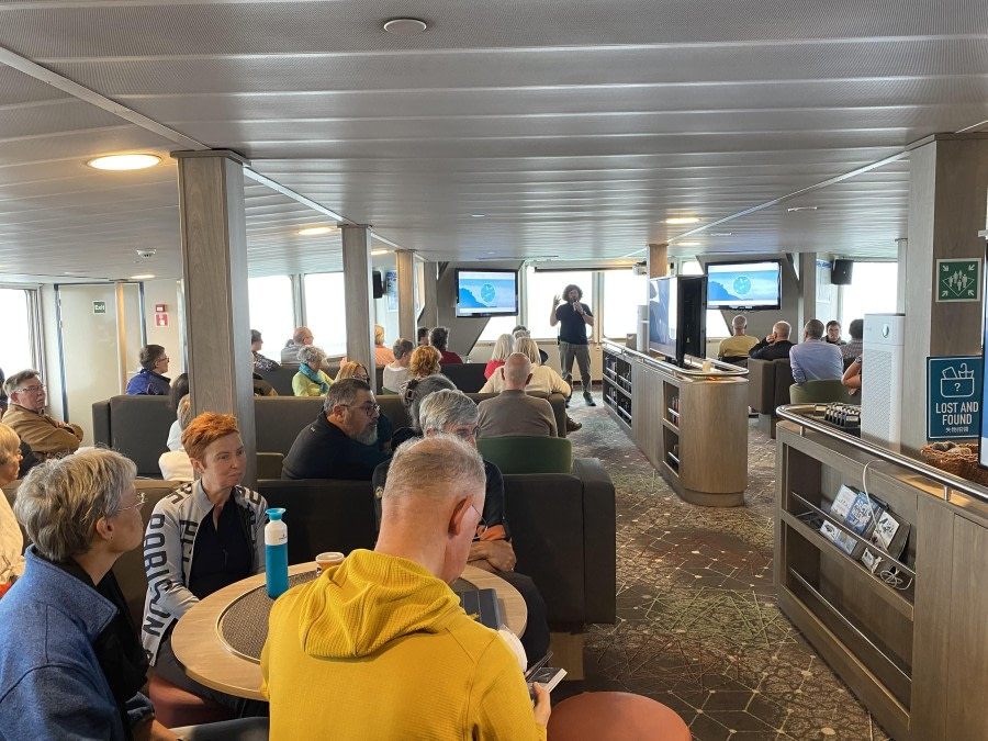 Op zee naar Groenland