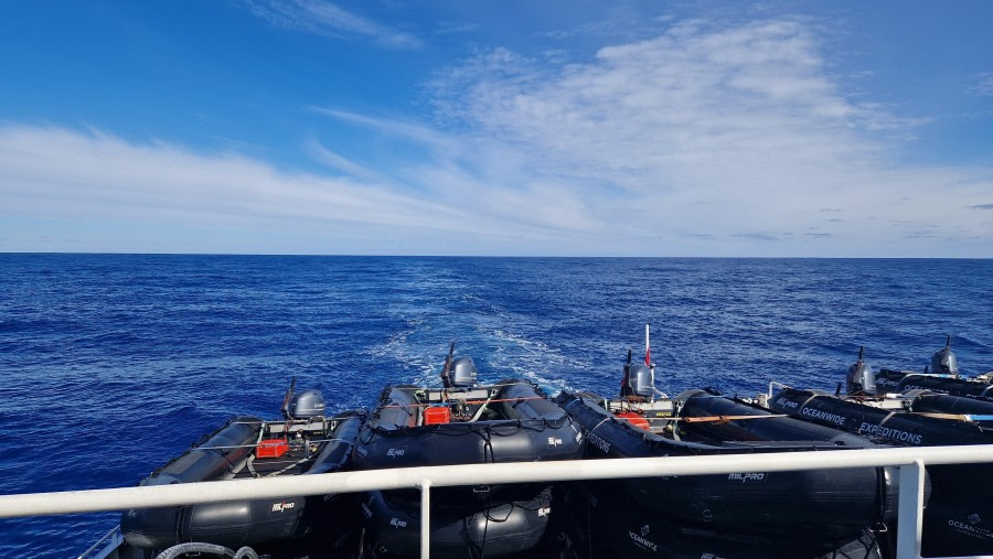 At sea, sailing to Ushuaia