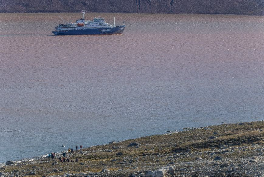 Jotunkjeldene Landing and Mushamna Landing
